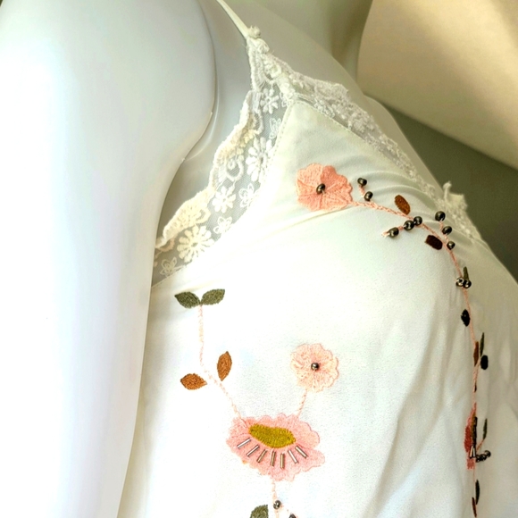 BRAND NEW! Buffalo by David Bitton Petite Beaded Floral Cami Top Size XS - Picture 3 of 13